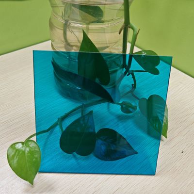 Καλή τιμή. Προστασία από την υπεριώδη ακτινοβολία σε απευθείας σύνδεση