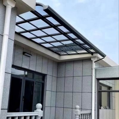 Ανθεκτική στις καιρικές συνθήκες DIY Πολυκαρβονικό Τείχος για κομψή Σύγχρονη Προστασία από τον ήλιο και τη βροχή